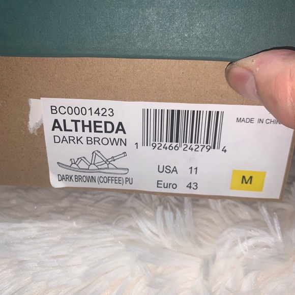 b.o.c. (big on comfort) Sandals Women’s Size 11 - Picture 5 of 5